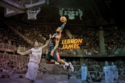 开云中国大陆-在对火箭的比赛中，库里创造了NBA历史：单场投中13个三分球，刷新纪录！