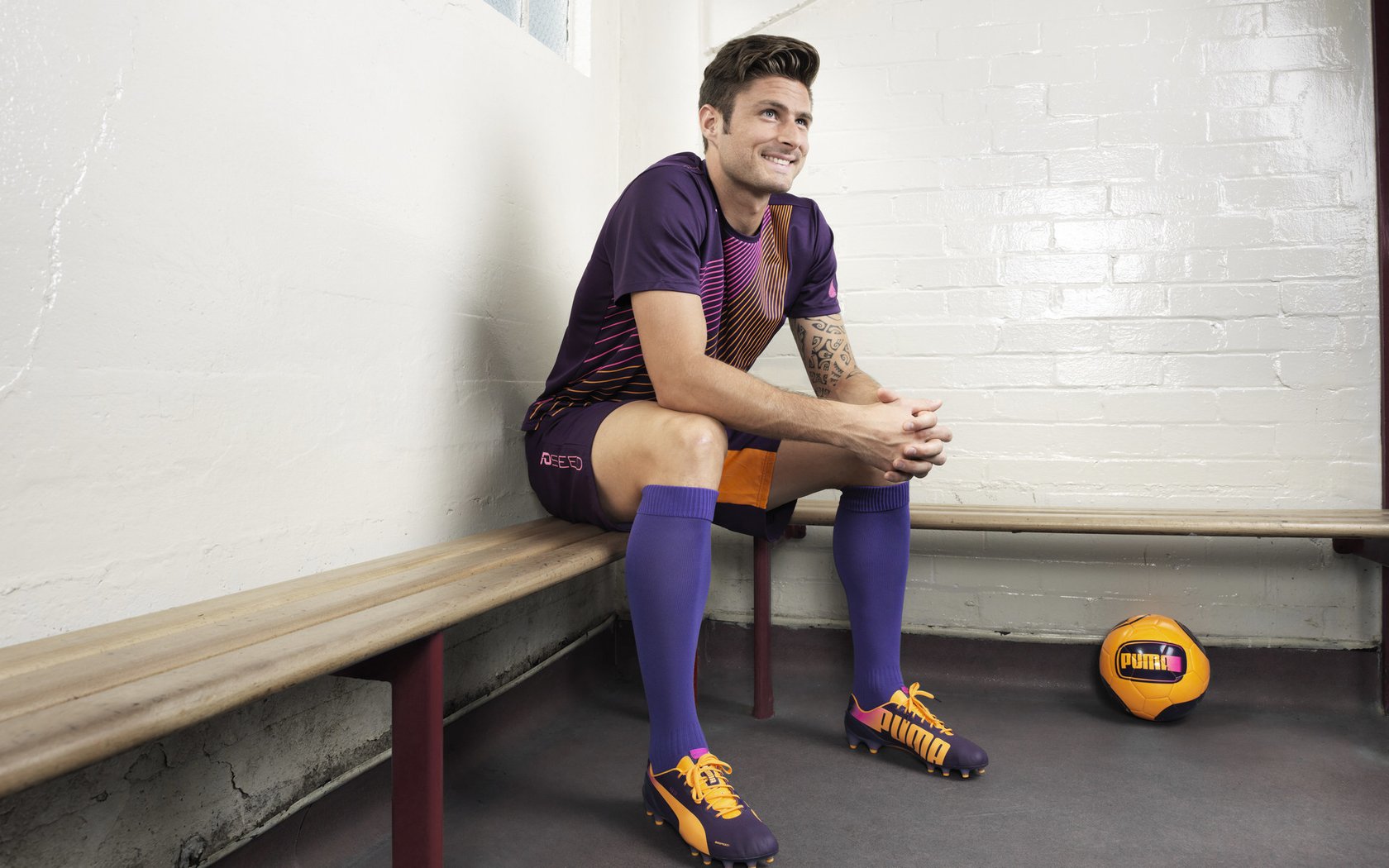 “明星投手再创奇迹，完美无失分助力球队升至榜首”