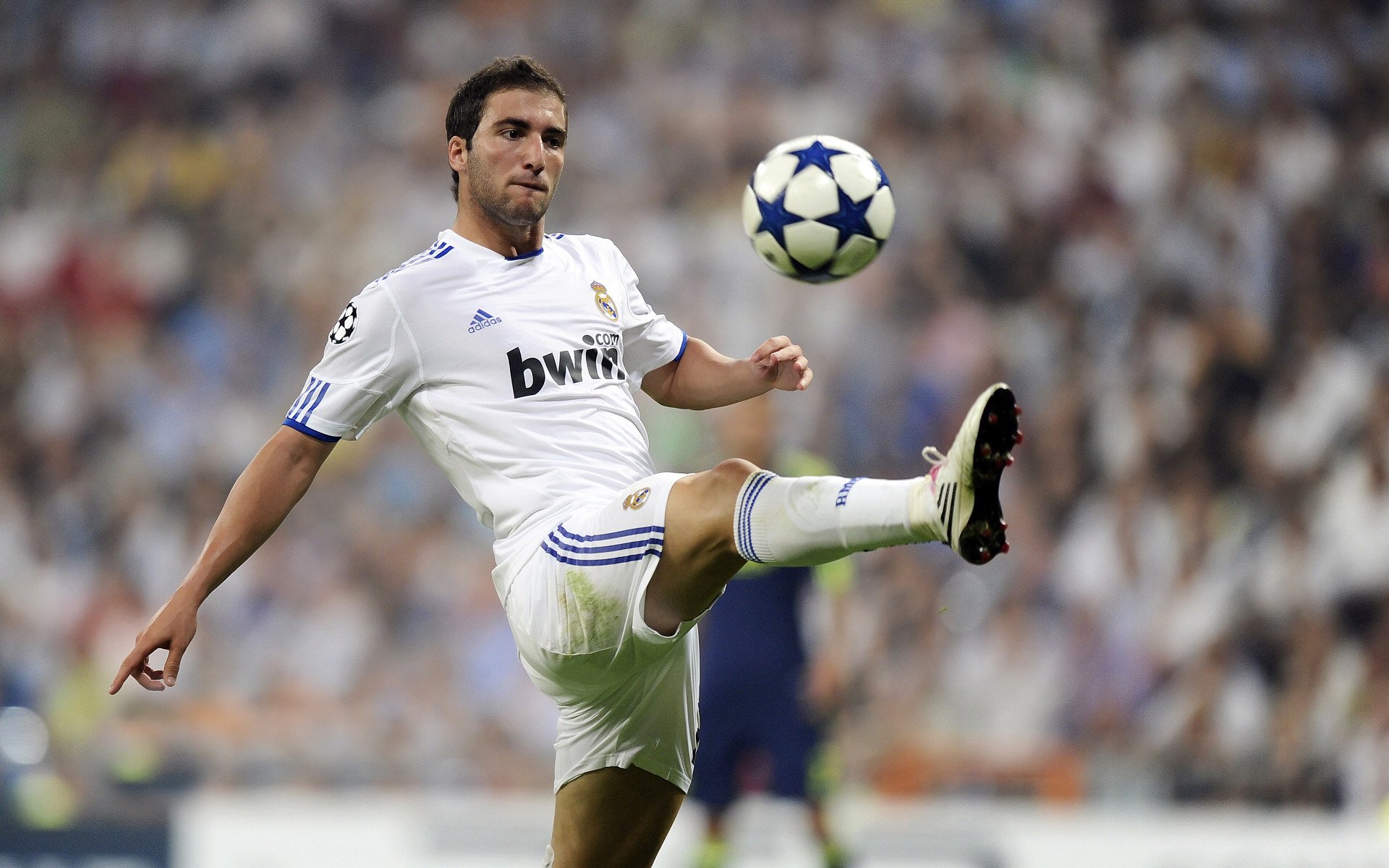 球迷“热搜”排行榜:最受关注的欧冠比赛瞬间,欧冠热门球星